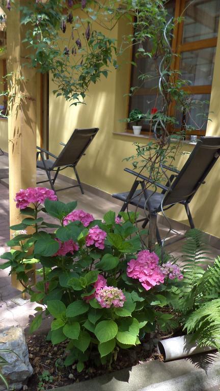 Oazis Apartman Eger Luaran gambar