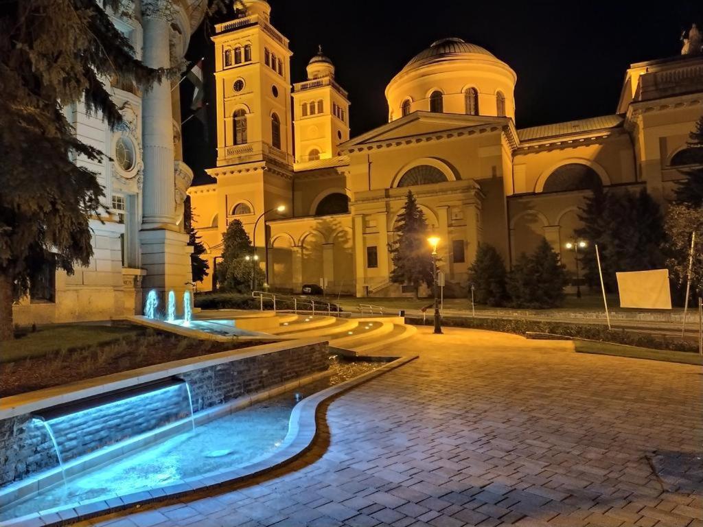 Oazis Apartman Eger Luaran gambar